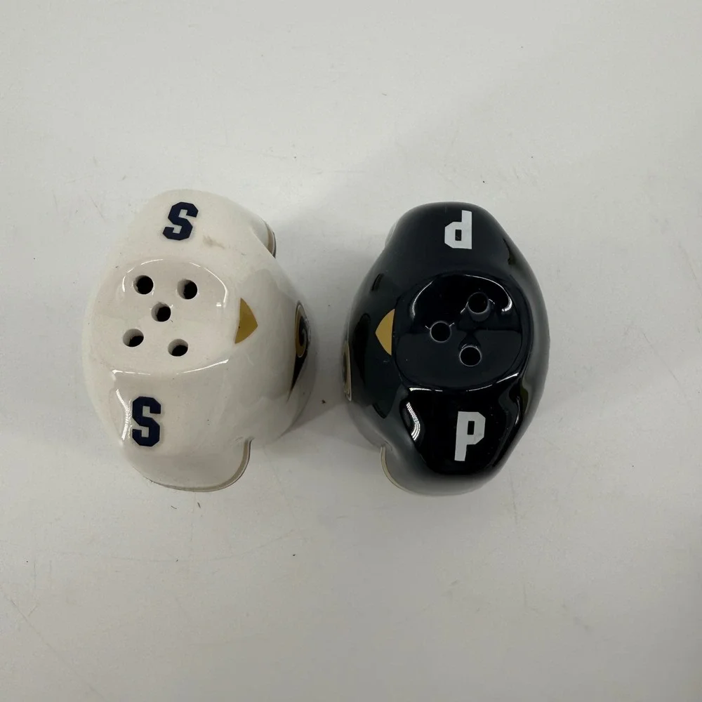 Los‎ Angeles Rams NFL Football Jersey Ceramic Salt and Pepper Shaker Set